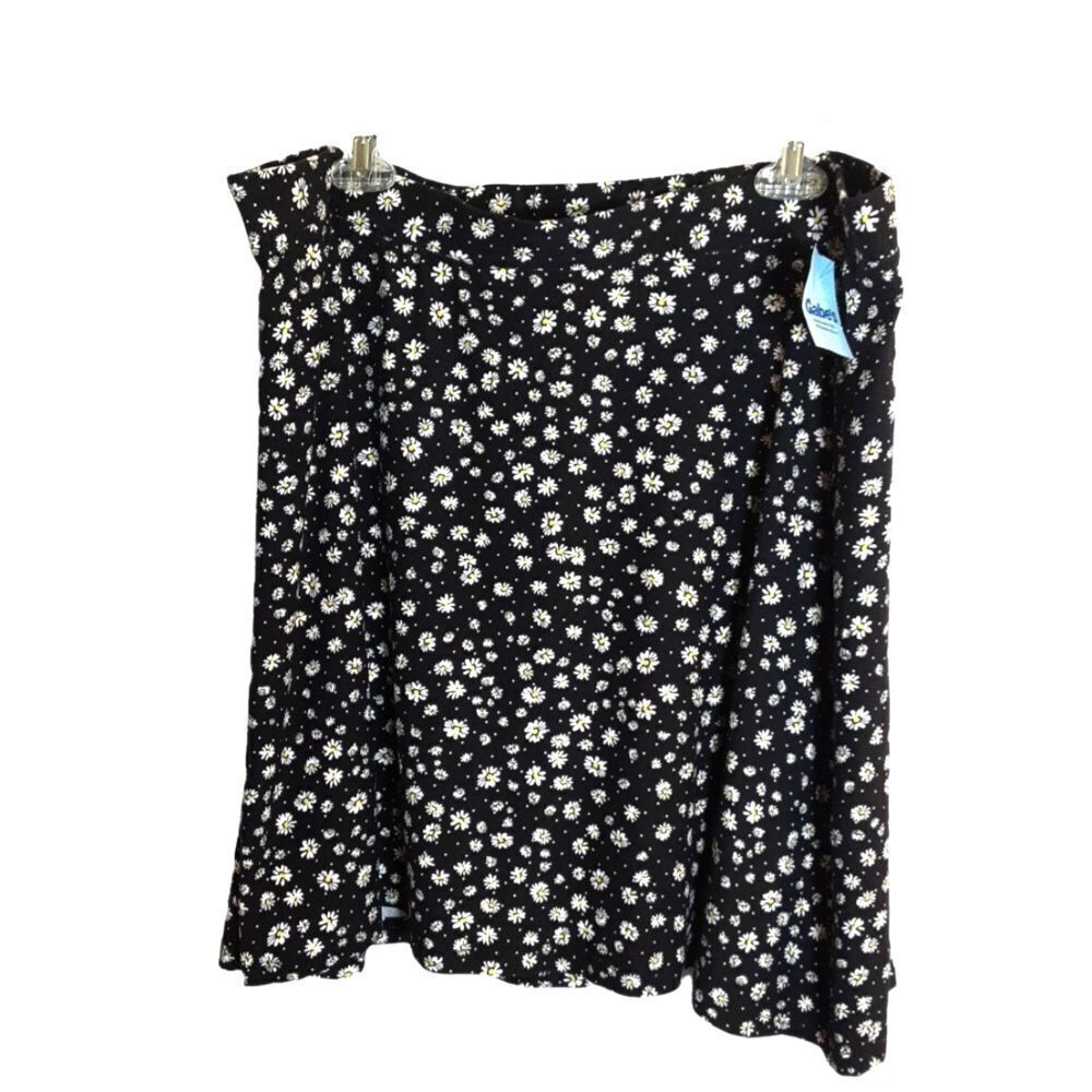 RUE+ Skirt Plus-Sized Stretch Flare Black with Daisies size 3X‎